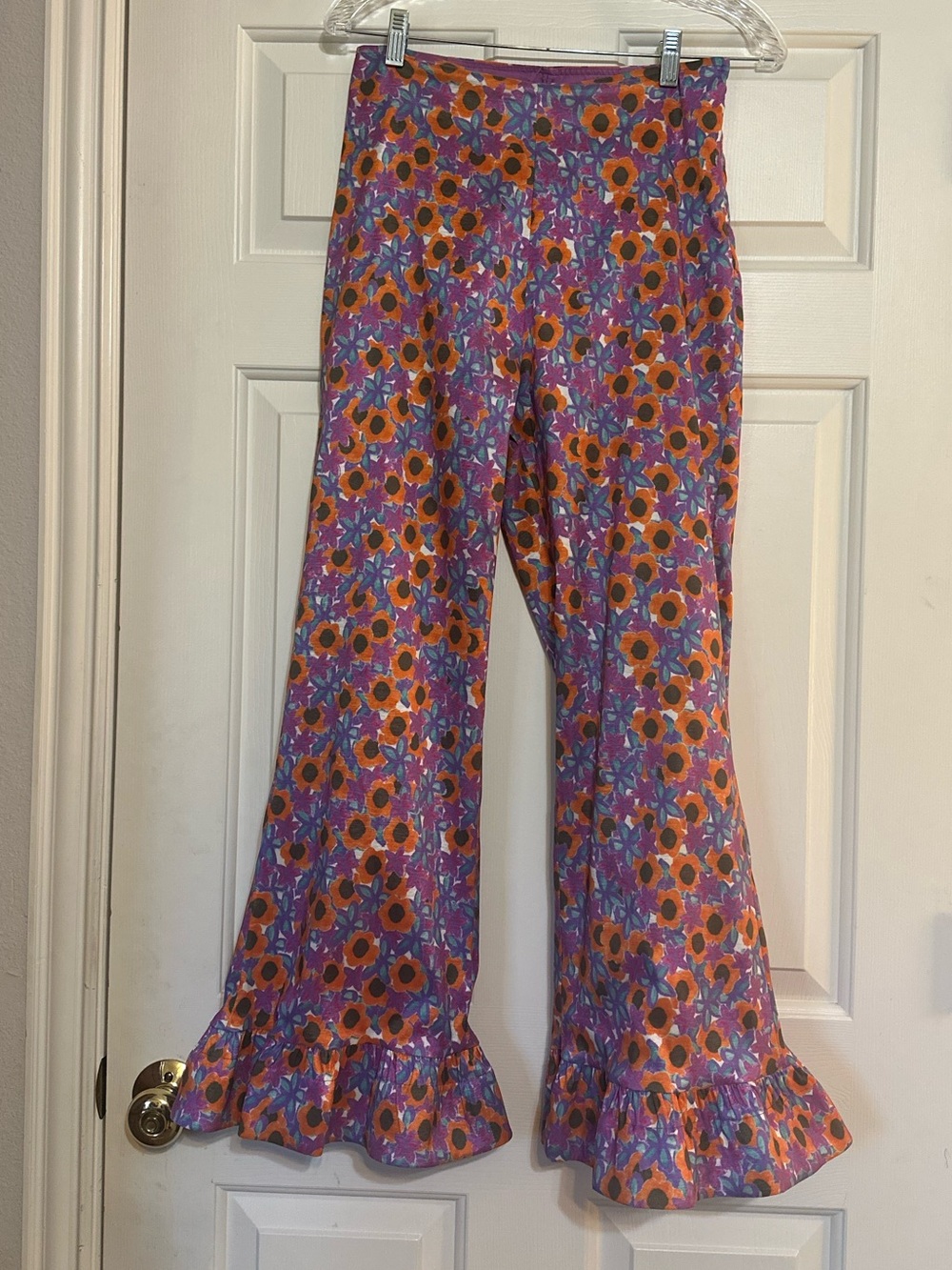 CeliaB Triha Floral High Rise Bell Crop Pants Ruffle Hem Size Medium - Picture 4 of 16